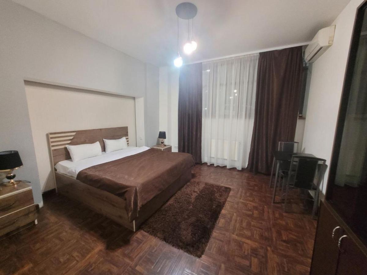 Hotel In Center Of Ереван Экстерьер фото