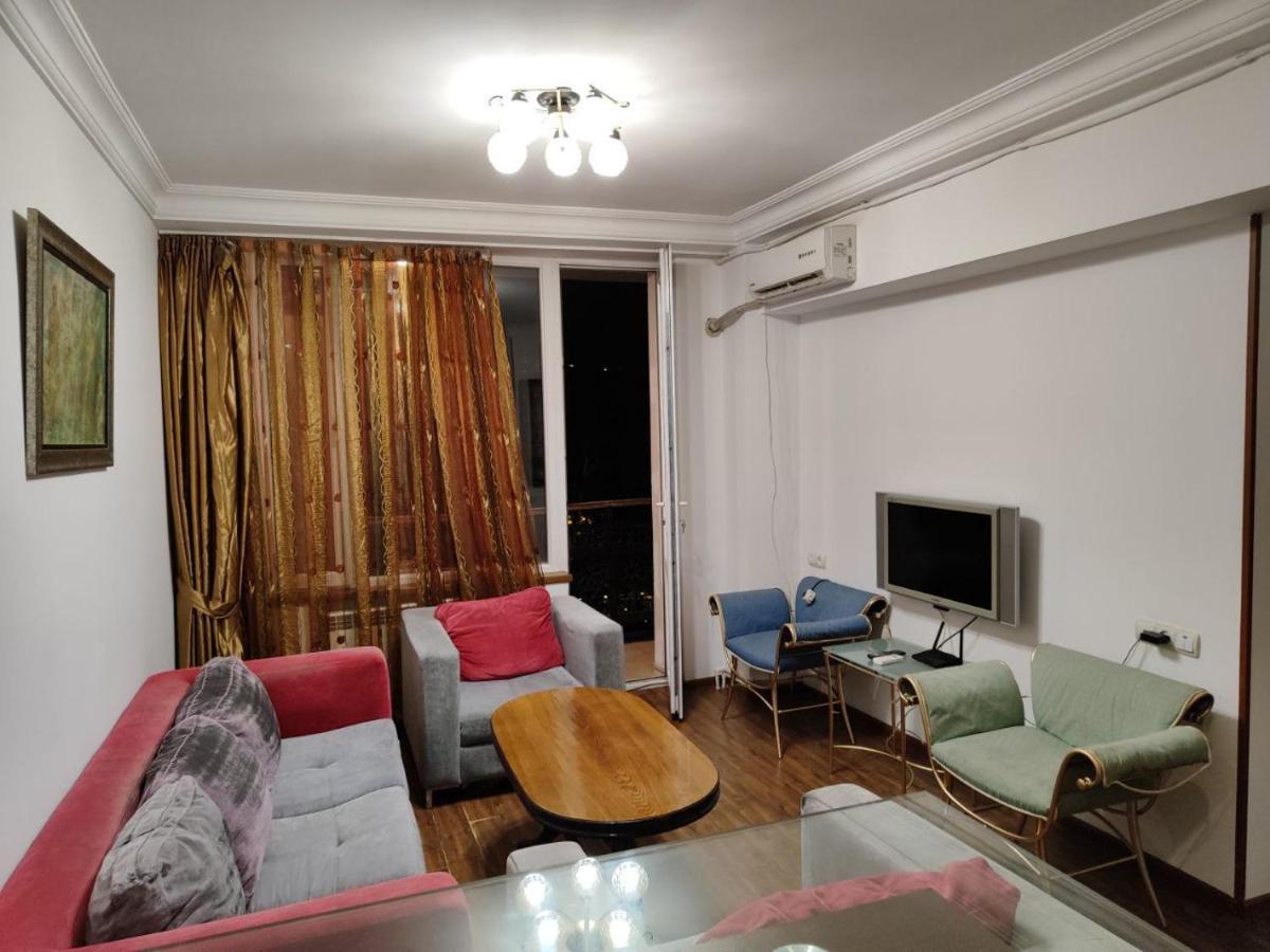 Hotel In Center Of Ереван Экстерьер фото